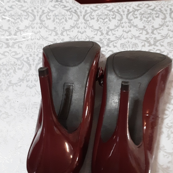 American Eagle Burgundy Heels - Picture 8 of 11